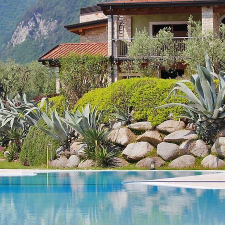 Residence "Borgo Le Torri" Toscolano Maderno Exterior foto